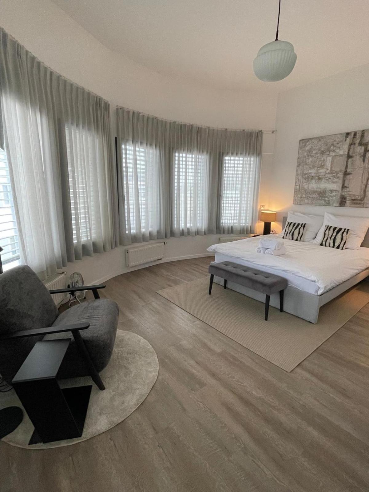 Апартаменты Lux Penthouse - Office, Terrace, Gym & Parking Люксембург Экстерьер фото
